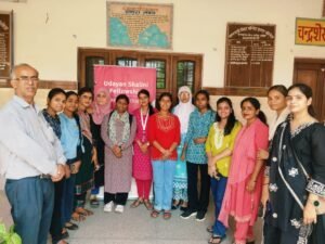 1747575066_उदयन-शालिनी-फेलोशिप-का-उद्देश्य-छात्राओं-को-आर्थिक-सहायता-के.jpg
