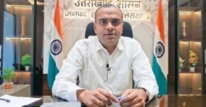 सभी-कार्मिक-समय-से-कार्याल-पहुॅचें-डीएम.jpg