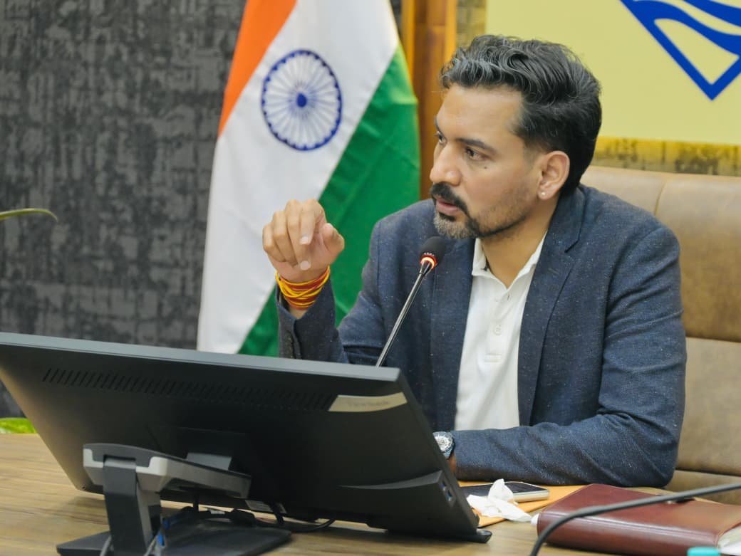 1789142473_जिला-योजना-डीएम-ने-विभागों-को-दिए-प्रगति-बढाने-के.jpeg