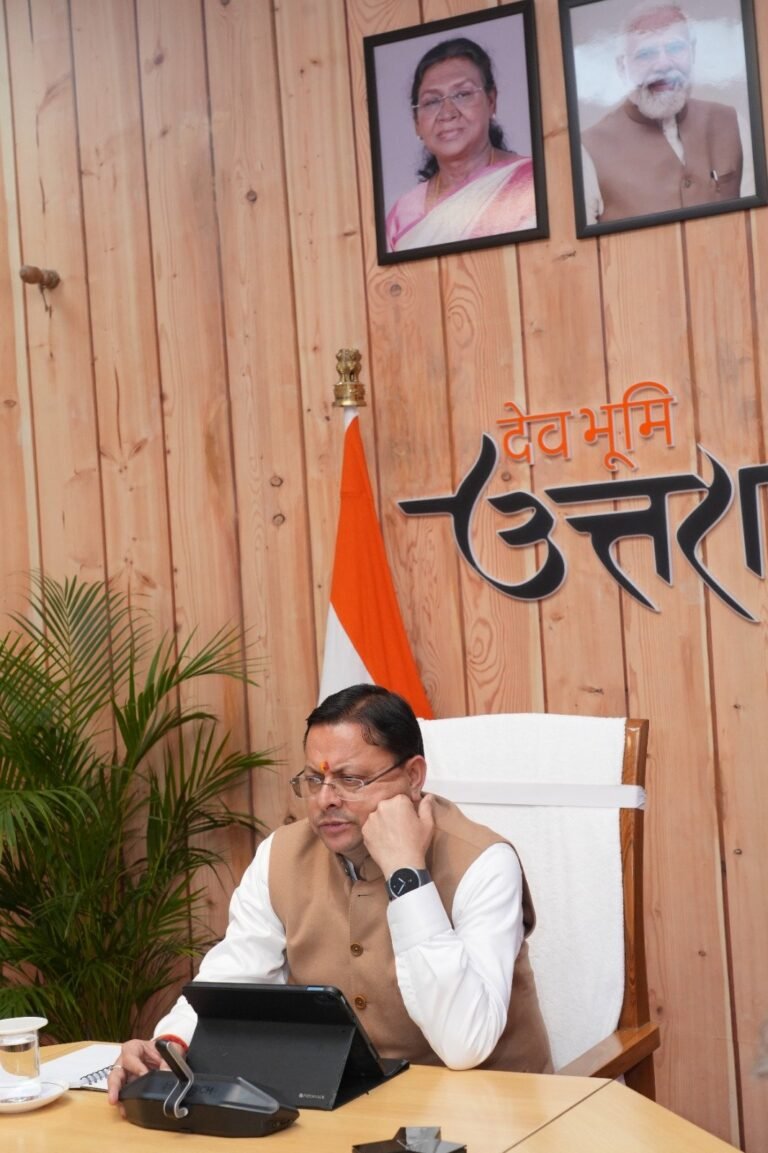 1793280777_मुख्यमंत्री-की-अध्यक्षता-में-यूपीसीएल-एवं-पिटकुल-की-समीक्षा-बैठक.jpeg