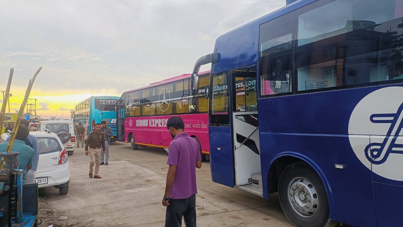 1793360141_हरिद्वार-में-परिवहन-विभाग-का-व्यापक-चेकिंग-अभियान-120-चालान.jpg