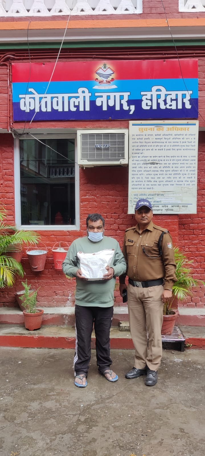 पुलिस-की-शराब-तस्करों-के-विरुद्द-ताबड़तोड़-कार्यवाही-अवैध-शराब.jpg