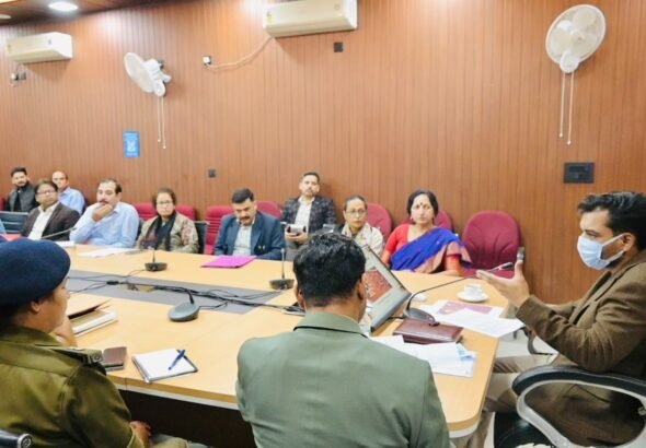 मसूरी-विन्टरलाईन-कार्निवाल-2026-को-भव्य-आयोजन-को-लेकर-जिला-प्रशासन.jpeg