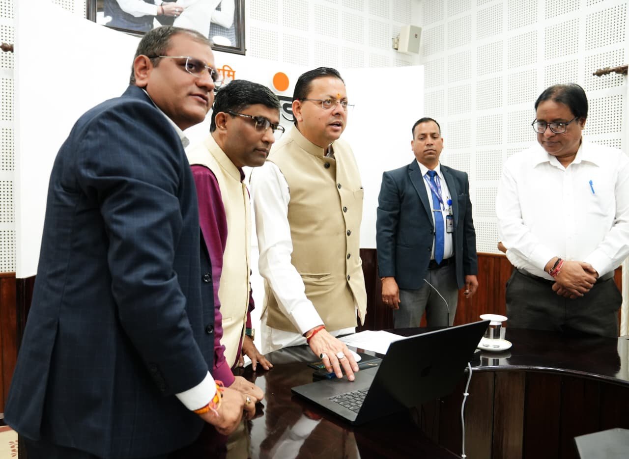 मुख्यमंत्री-ने-गढ़वाली-कुमाऊँनी-और-जौनसारी-लोकभाषाओं-के-वॉइस-कलेक्शन.jpeg